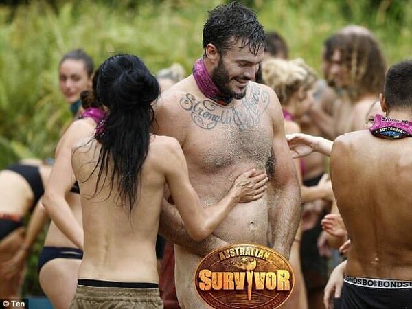 Στο SURVIVOR της Αυστραλίας ένα αγώνισμα κατέληξε σε γυμνό αγώνα πάλης - [ΝSFW]