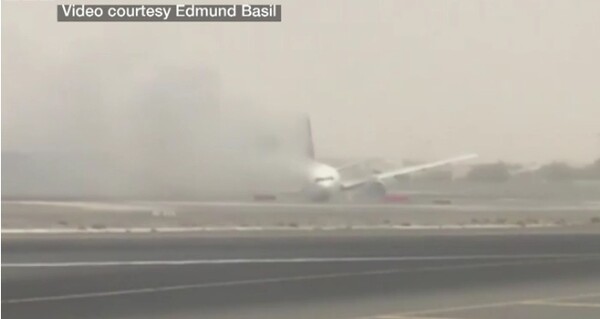 Ένας πυροσβέστης νεκρός στην πυρκαγιά στο αεροσκάφος της Emirates στο Ντουμπάι