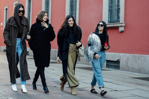 Vogue εναντίον fashion bloggers: Aξιολύπητες και απελπισμένες - Να βρουν άλλη δουλειά να κάνουν