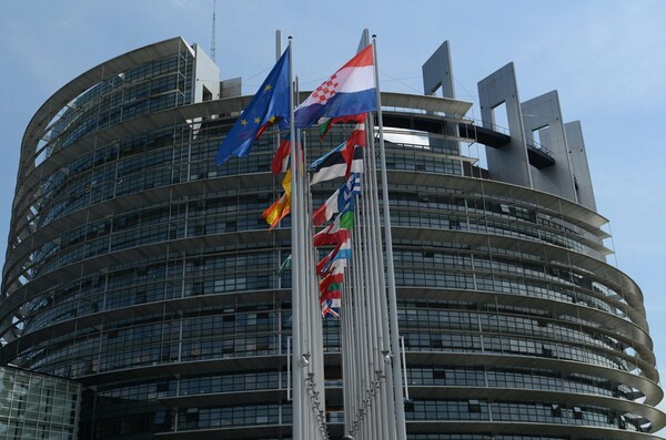 To Eυρωκοινοβούλιο συζητά σήμερα για την Ελλάδα και το χρέος