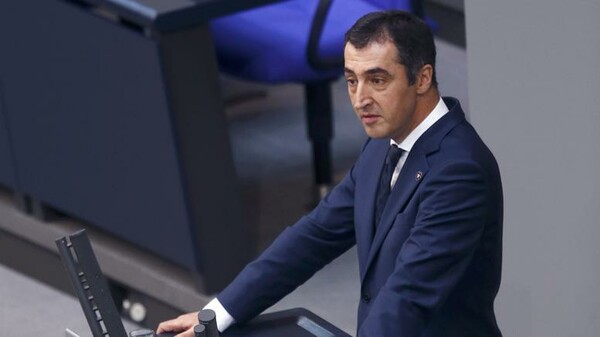 Τζεμ Έζντεμιρ: Προσοχή σε ένα τουρκικό Pegida- Να μην φτάσει το χέρι του Ερντογάν στη Γερμανία