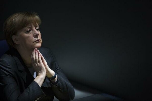 Spiegel: Γιατί η Μέρκελ δεν ανακοινώνει την υποψηφιότητά της
