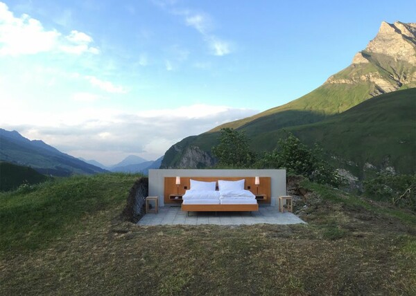 Aυτό το ξενοδοχείο δεν έχει τοίχους, οροφή και τουαλέτα, αλλά μάλλον έχει την καλύτερη θέα στις Άλπεις