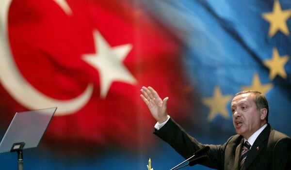 Ερντογάν: 53 χρόνια η Ευρώπη μας έχει να περιμένουμε στην πόρτα, είναι προκατειλημμένη