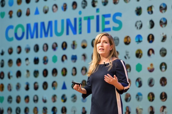 Facebook Community Leadership: Τι είναι αυτή η νέα επένδυση του Ζούκερμπεργκ και σε ποιους απευθύνεται
