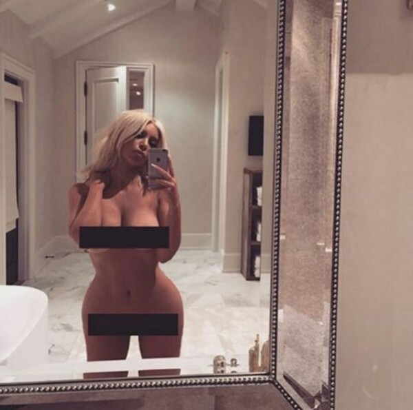 Η Kim Kardashian ποστάρει ολόγυμνη selfie και λέει πως δεν έχει τι να φορέσει