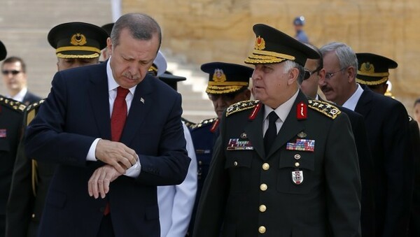 Ο Ερντογάν ζητά αναθεώρηση Συντάγματος για να τεθούν ο στρατός και η ΜΙΤ υπό τον έλεγχο του