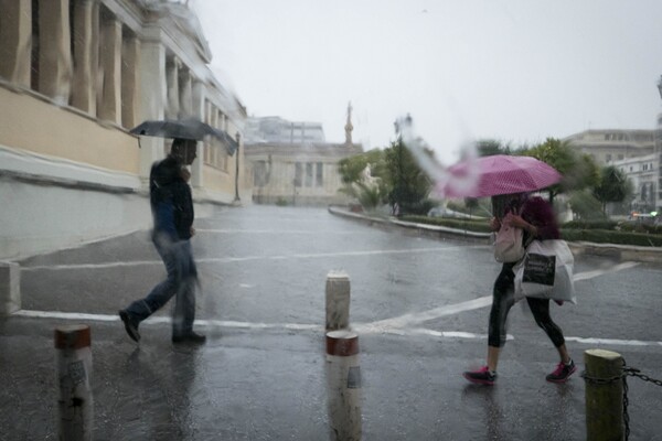 Έκτακτο δελτίο ΕΜΥ: Επιδείνωση του καιρού με καταιγίδες, χαλάζι και ισχυρούς ανέμους