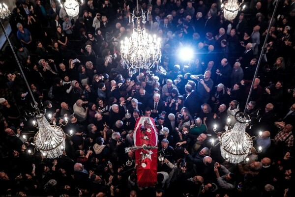 Κηδεύτηκε μεγαλοπρεπώς ο φωτογράφος Αρά Γκιουλέρ στο αρμένικο νεκροταφείο του Sisli