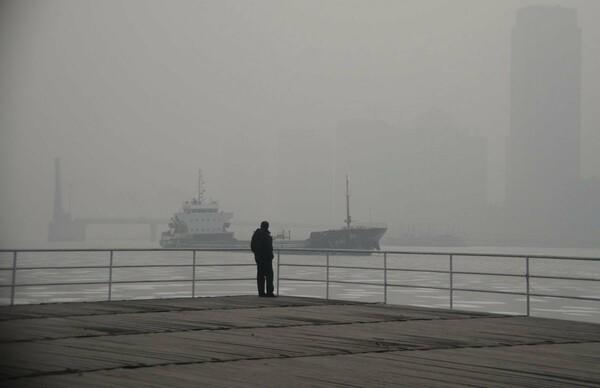 Κίνα: Σε «πορτοκαλί» συναγερμό η πόλη Τιεντζίν λόγω ατμοσφαιρικής ρύπανσης