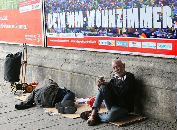 H SZ κατηγορεί την κυβέρνηση της Γερμανίας πως εξωράισε έκθεση για τη φτώχεια στη χώρα