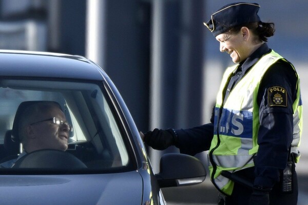 Ε.Ε.: Εγκρίθηκε η τρίμηνη παράταση των ελέγχων στα εσωτερικά σύνορα