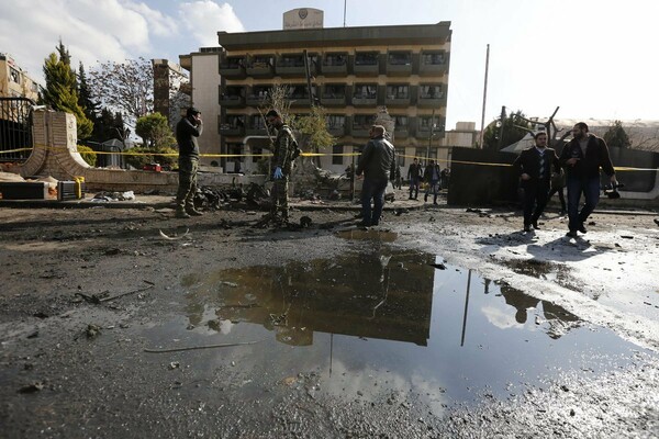 Μικρό κορίτσι - καμικάζι προκάλεσε έκρηξη σε αστυνομικό τμήμα της Δαμασκού