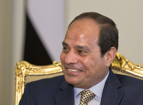 Ο Αιγύπτιος πρόεδρος είναι ο πρώτος ηγέτης αραβικού κράτους που συνεχάρη τον Τραμπ