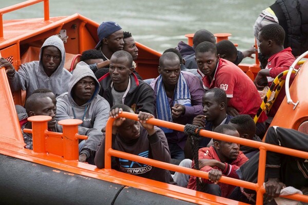 Γερμανικό ΥΠΕΣ: Να επαναπροωθούνται στην Αφρική οι πρόσφυγες πριν φτάσουν στις ευρωπαϊκές ακτές
