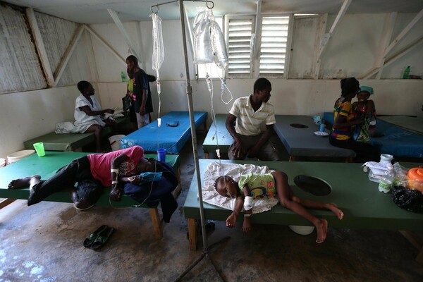 Ο ΟΗΕ ψάχνει 200 εκατ. δολάρια για τα χιλιάδες θύματα της χολέρας στην Αϊτή