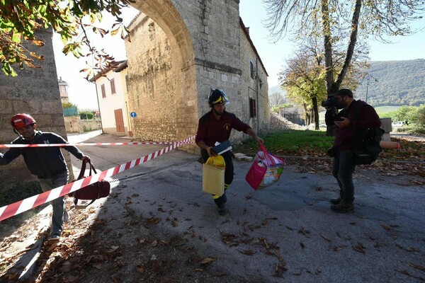 Ιταλία: Η Νόρτσια σείεται από μετασεισμούς αλλά οι κάτοικοι αρνούνται να εγκαταλείψουν τα σπίτια τους