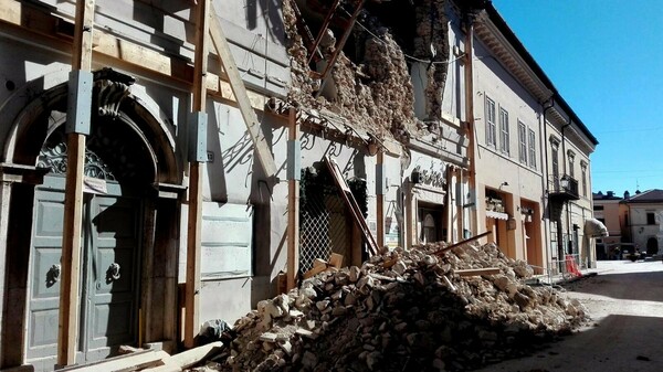 Ιταλία: Η Νόρτσια σείεται από μετασεισμούς αλλά οι κάτοικοι αρνούνται να εγκαταλείψουν τα σπίτια τους