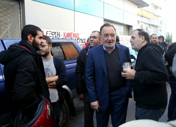 Συγκεντρώσεις κατά των πλειστηριασμών α' κατοικίας σε Αθήνα και Θεσσαλονίκη (ΦΩΤΟ)