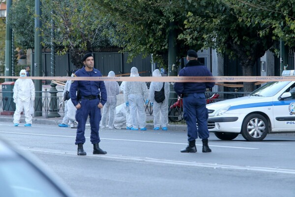 Επίθεση με χειροβομβίδα στη γαλλική πρεσβεία -Ένας αστυνομικός τραυματίας