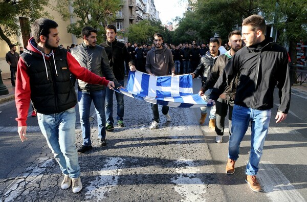 Ξεκίνησε η πορεία προς την αμερικανική πρεσβεία - Δρακόντεια τα μέτρα ασφαλείας