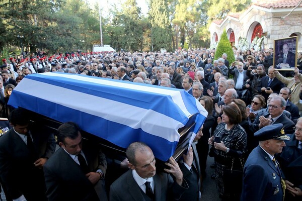 Το τελευταίο αντίο στον Κωστή Στεφανόπουλο