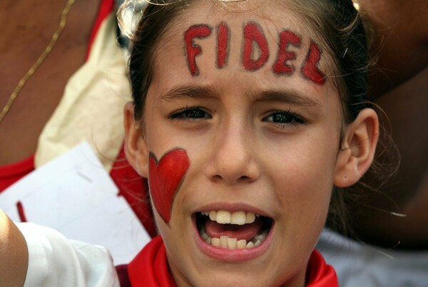Ραούλ Κάστρο: Μπροστά στα λείψανα του Φιντέλ, ορκίζομαι να υπερασπιστώ την πατρίδα και τον σοσιαλισμό