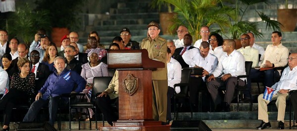Ραούλ Κάστρο: Μπροστά στα λείψανα του Φιντέλ, ορκίζομαι να υπερασπιστώ την πατρίδα και τον σοσιαλισμό