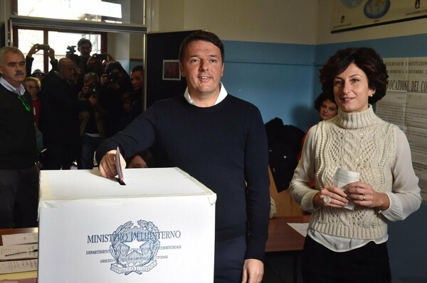 Ψήφισε ο Ρέντσι - Στο 20,1% η προσέλευση μέχρι στιγμής στο ιταλικό δημοψήφισμα