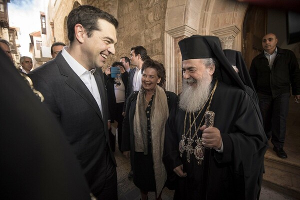 Οι φωτογραφίες του Τσίπρα μέσα από τον Πανάγιο Τάφο στα Ιεροσόλυμα