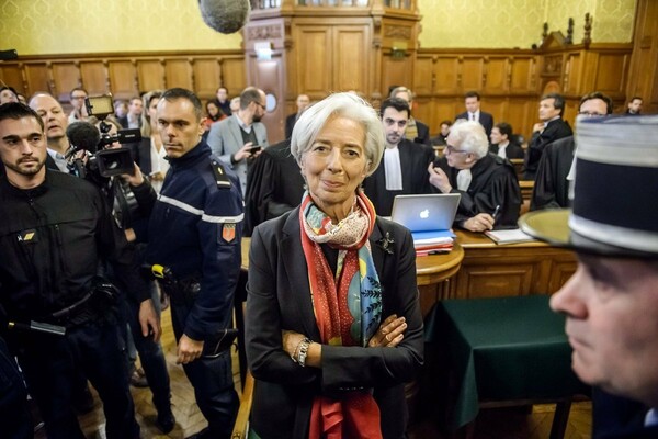 Δίκη Λαγκάρντ: Η επικεφαλής του ΔΝΤ «ανέλαβε» την ευθύνη για όλα αλλά αρνείται να πληρώσει