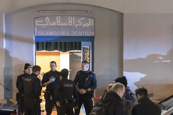 Νεκρός ο δράστης της χθεσινής επίθεσης σε ισλαμικό κέντρο στη Ζυρίχη