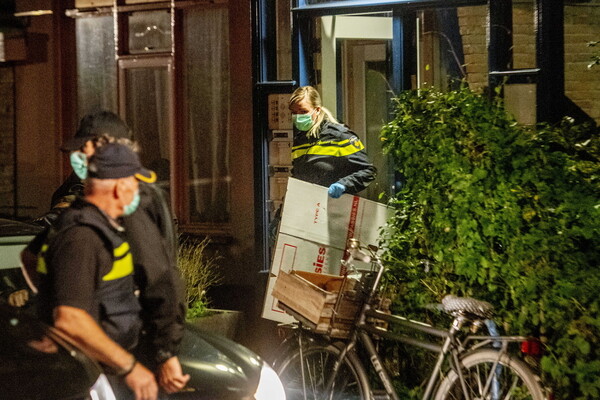 Λίπασμα βρήκαν στα σπίτια των αντρών που σχεδίαζαν μεγάλη τρομοκρατική επίθεση στην Ολλανδία
