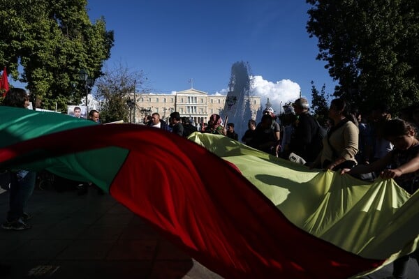 Κούρδοι εναντίον Ερντογάν σε διαδήλωση στο κέντρο της Αθήνας