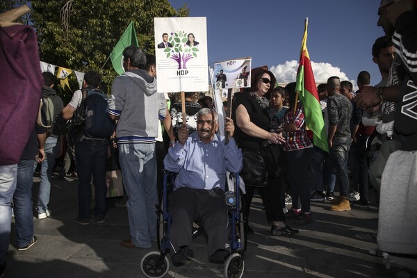 Κούρδοι εναντίον Ερντογάν σε διαδήλωση στο κέντρο της Αθήνας