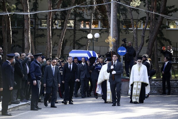 Το τελευταίο αντίο στον Κωστή Στεφανόπουλο