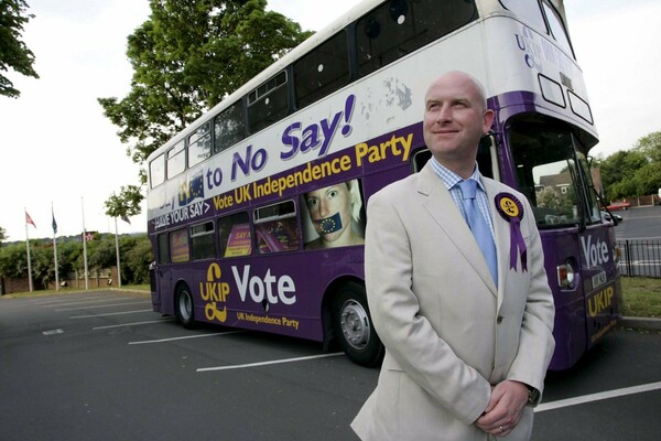 Ο Πολ Νάταλ νέος επικεφαλής του UKIP στη θέση του Φάρατζ