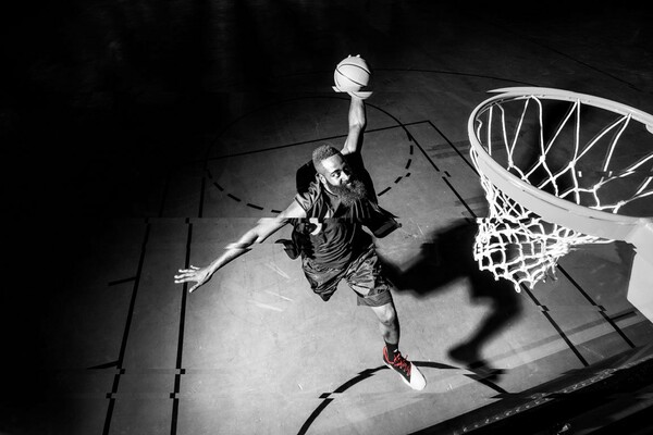 Ζήσε την απόλυτη μπασκετική εμπειρία ‘Play Harden’ της adidas