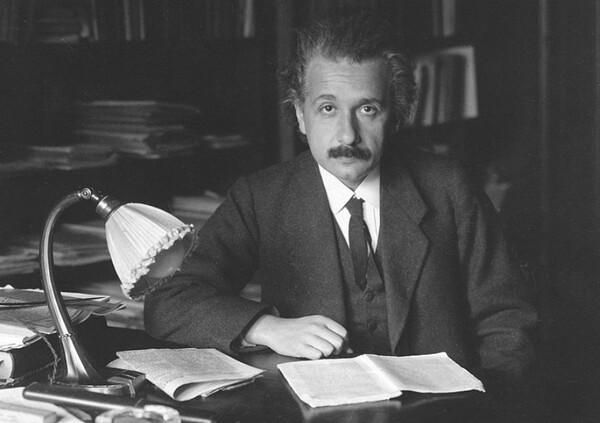 Στο σφυρί επιστολή του Αϊνστάιν που αποκαλύπτει τις απόψεις του για τον Θεό