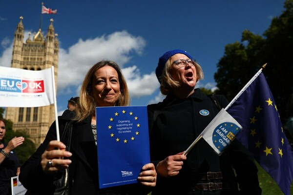 Πάνω από τους μισούς Βρετανούς λένε τώρα «Ναι» στην Ευρωπαϊκή Ένωση