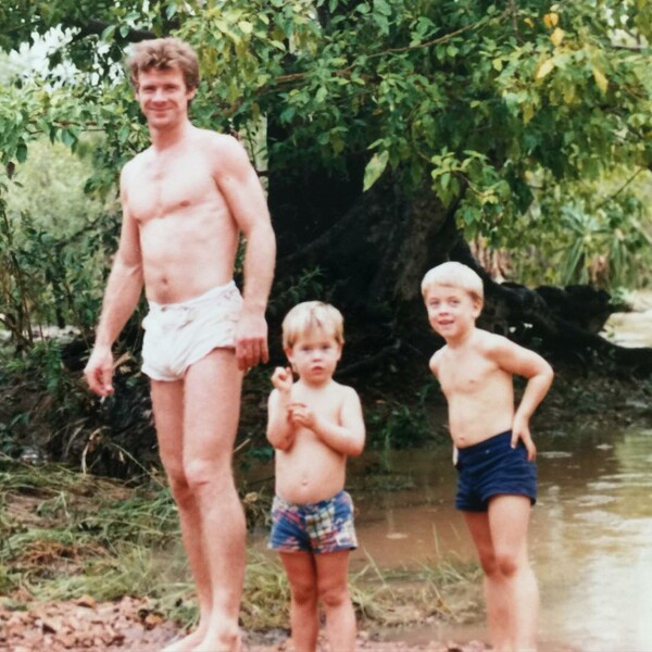 Ο Chris Hemsworth και ο καυτός μπαμπάς του