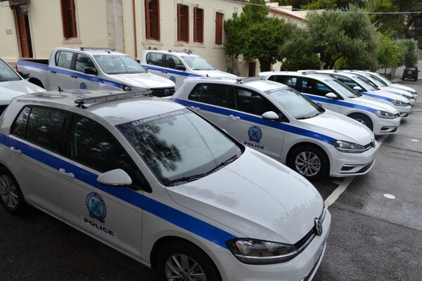 Παραδόθηκαν τα 30 αυτοκίνητα της δωρεάς του Μιχάλη Λεμπιδάκη στην ΕΛΑΣ