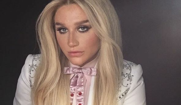 Η Kesha για πρώτη φορά μίλησε στο κοινό για την πάλη της με την κατάθλιψη και τις διατροφικές διαταραχές