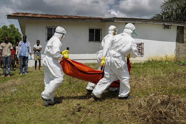 Ξεπέρασαν τους 200 οι νεκροί από τον ιό Έμπολα στη Λαϊκή Δημοκρατία του Κονγκό