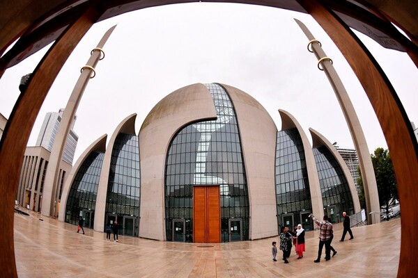 Αλλαγές στο πρόγραμμα της επίσκεψης Ερντογάν στη Γερμανία- Εγκαινιάζει εντυπωσιακό τέμενος στην Κολονία