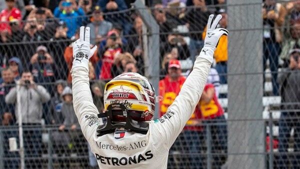 F1: Ακόμα πιο κοντά στον τίτλο ο Λιούις Χάμιλτον