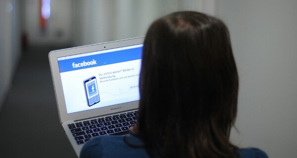 Μήνυση στο Facebook για ανοχή στο trafficking- Τι απαντά η εταιρία