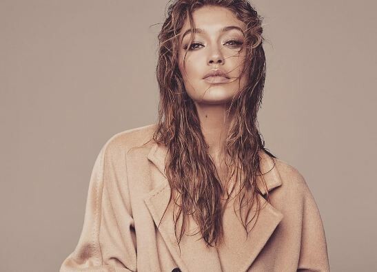 Η στιγμή που η Gigi Hadid δέχεται επίθεση από άγνωστο και απαντά με ένα γερό χτύπημα