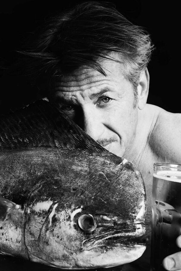 Γυμνοί για τα ψάρια - Η πρώην του πρίγκιπα Χάρι, η Πάρις Τζάκσον και ο Σον Πεν στο Fishlove