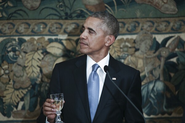 Φωτογραφίες μέσα από το δείπνο για τον Ομπάμα -Οι καλεσμένοι, τα πηγαδάκια και οι κυρίες στο τραπέζι